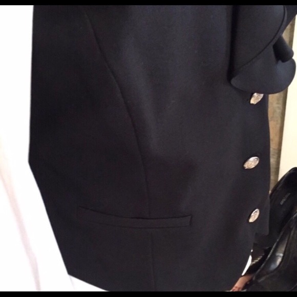 COPY - Ralph Lauren 🌹stunning executive ruffle suit vest - Picture 16 of 16